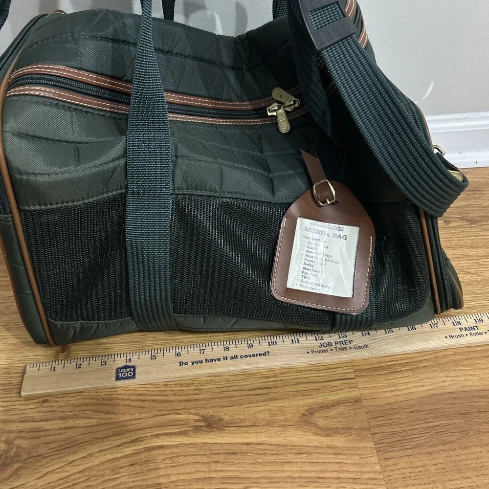 Sherpa Original Deluxe Pet Carrier Airline Approved Vent Sided Bag Green Read